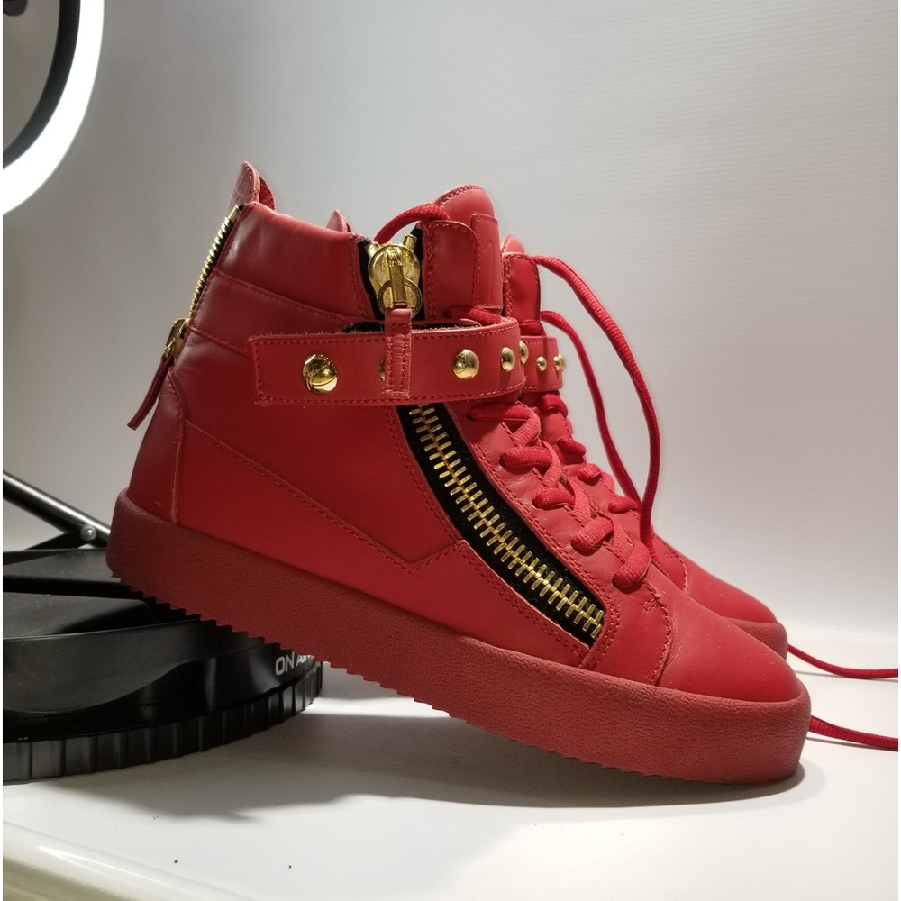 GIUSEPPE ZANOTTI ANYONE ?